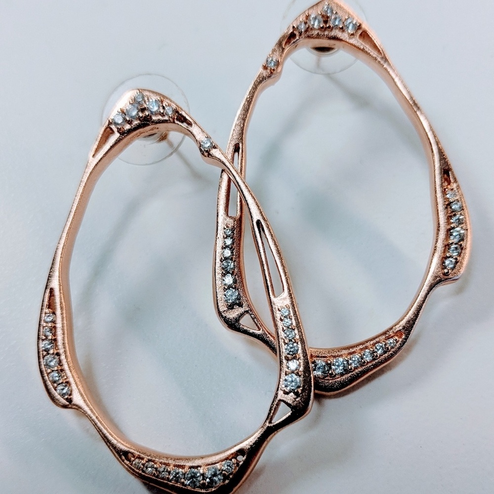 Kendra Scott Rose Gold earrings